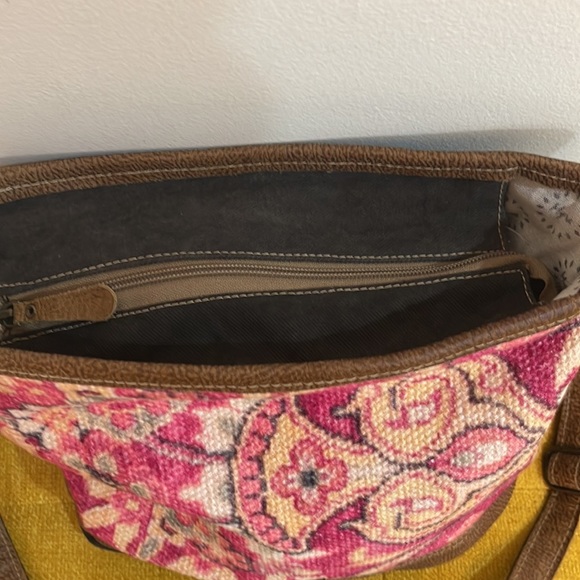 Gently used Myra Bag 100% cotton carve 100% leather ..☘️☘️ - Picture 3 of 9